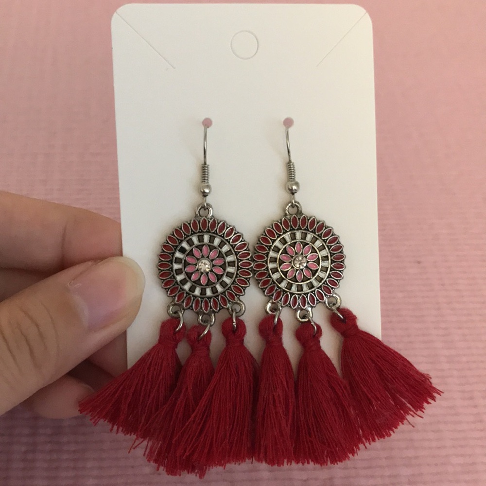 💙3 for $15💙 Red dangle earrings with tassels